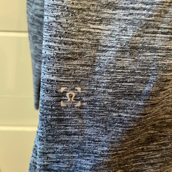 Lululemon Metal Vent Tech Long Sleeve Performance Gray T Shirt Men's Size S. - Picture 4 of 9